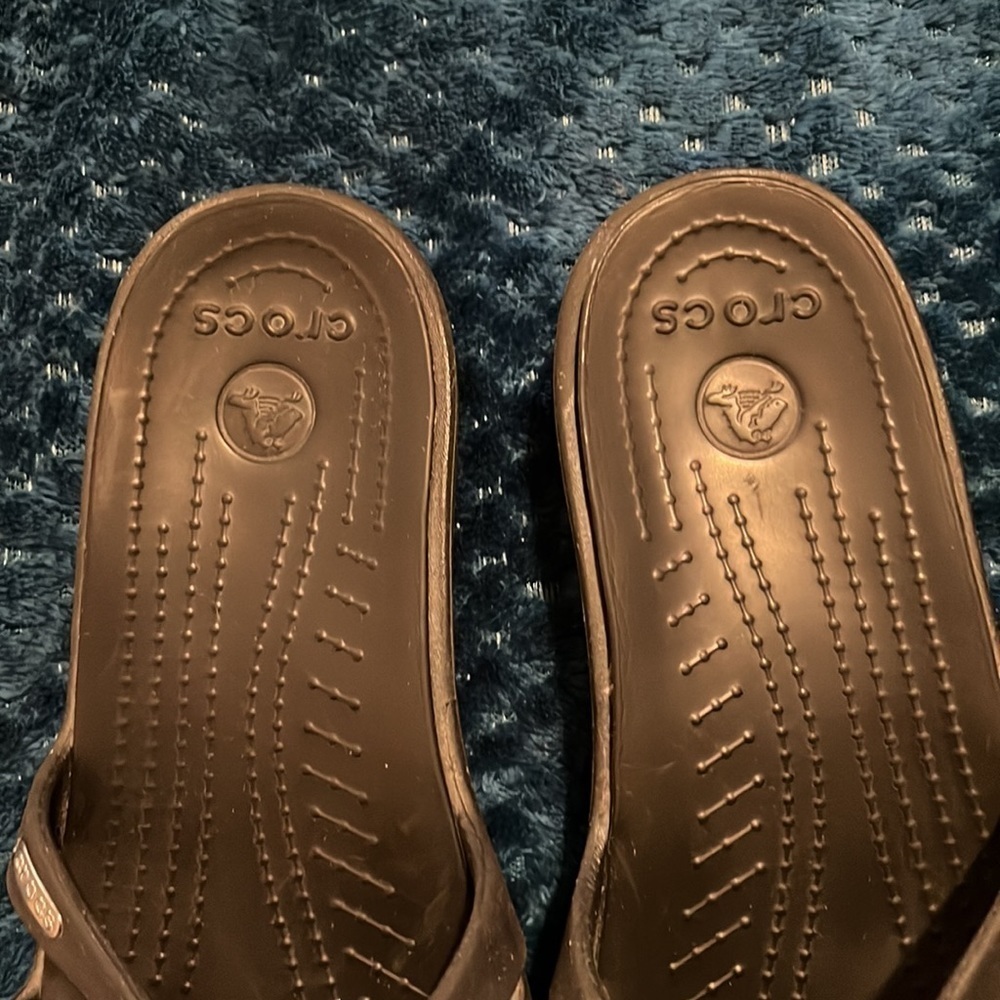 Crocs size 9. Color black! Great condition! - Picture 2 of 6